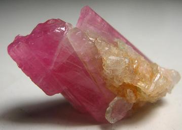types of pink crystals